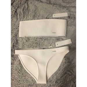 Triangl Twinnie White Swim Suit! Top: S Bottom: M